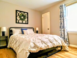 2 Schlafzimmer, Schreibtisch, Bügeleisen/Bügelbrett, kostenloses WLAN