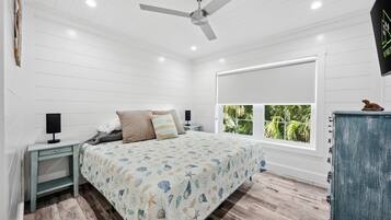 3 bedrooms, iron/ironing board, WiFi, bed sheets