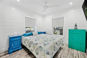 3 habitaciones, tabla de planchar con plancha, wifi y ropa de cama 