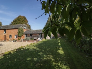 Cottage | Exterior - The Dunnit@manor Farm (Salisbury)
