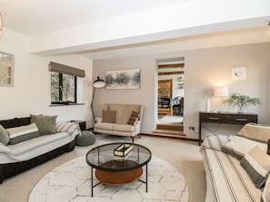 Living area - The Dunnit@manor Farm (Salisbury)