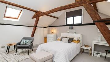 3 bedrooms, individually decorated, individually furnished, free WiFi