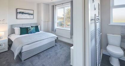 Host & Stay | Armitage Road