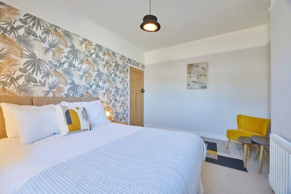 3 bedrooms, premium bedding, iron/ironing board, travel crib