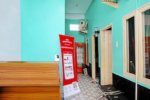 Unclassified image, 4 of 41, button - OYO 91303 Puri Dennis (Medan)