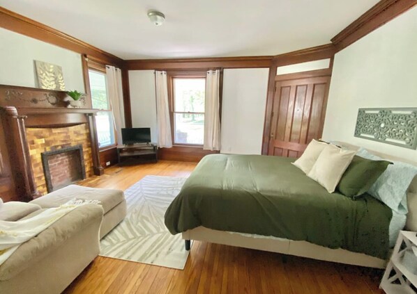 3 bedrooms, WiFi, bed sheets