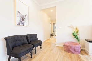 Unclassified image, 5 of 29, button - Modern Beach House w/ BBQ & Family-Friendly Charm (Cowes)