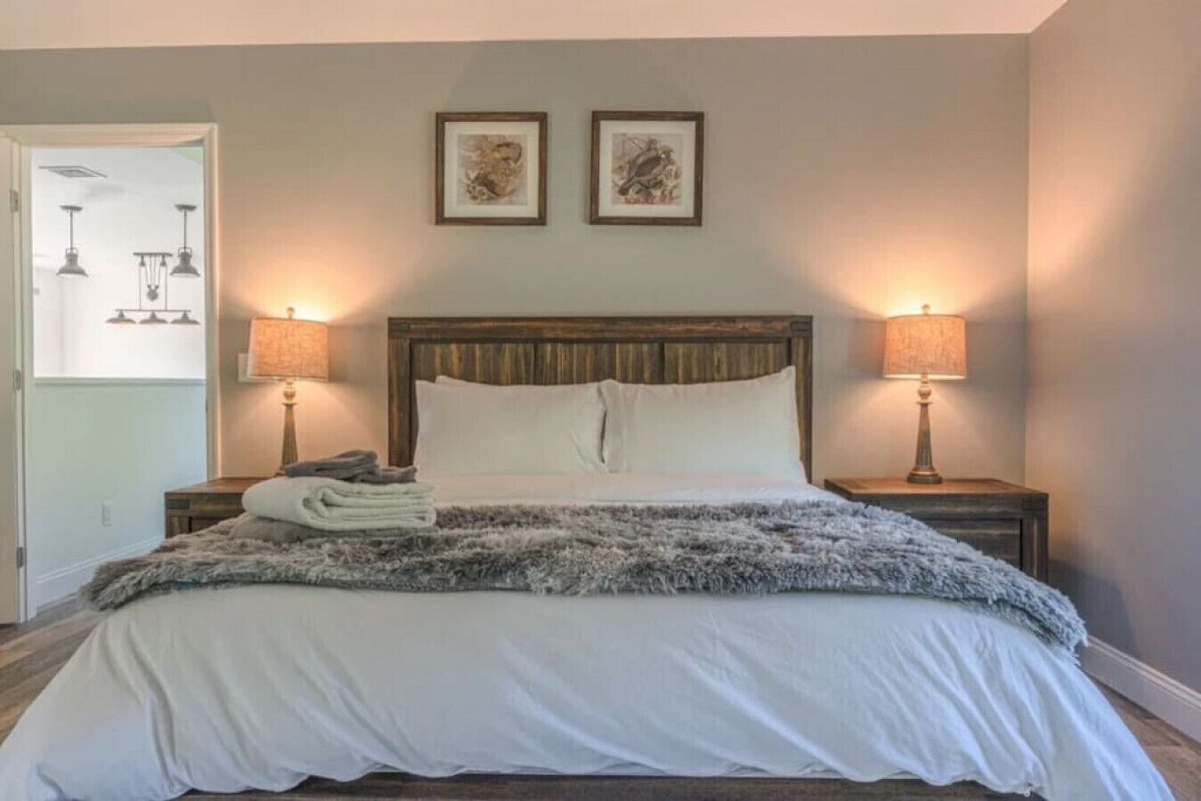 4 bedrooms, in-room safe, desk, iron/ironing board