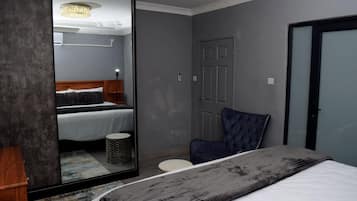 Decoración personalizada, muebles diferentes y escritorio