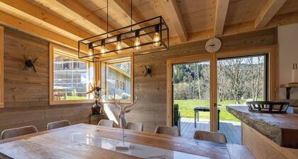 Holiday Apartment "Chalet Quartz" with Mountain View, Private Terrace and Wi-Fi