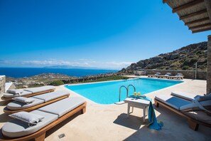 Pool - Holiday Home 'Nike Of Selini Private Pool' with Sea View, Wi-Fi and Air Conditioning (Mykonos)