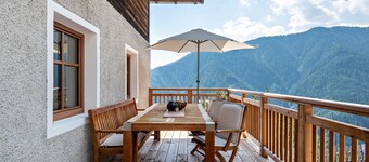 Apartment "Sparberhof Exklusive" with Mountain View, Private Terrace & Wi-Fi
