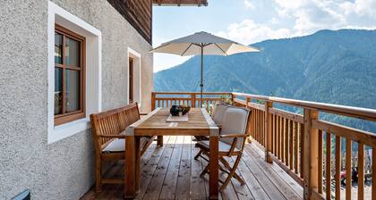 Apartment "Sparberhof Exklusive" with Mountain View, Private Terrace & Wi-Fi