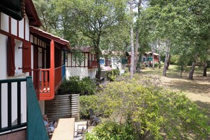 Property grounds - Villa 'Christine' with Shared Pool, Shared Garden, and Balcony (Moliets-et-Maa)