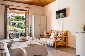 TV - Apartment 'Marketos  Maisonette  4pax' with Mountain View, Wi-Fi and Air Conditioning (Kefalonia)