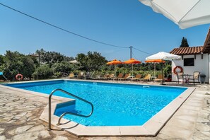 Pool - Loft Apartment 'Marketos Studio  2' with Mountain View, Wi-Fi and Air Conditioning (Kefalonia)
