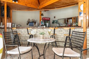 Bar (on property) - Studio Apartment 'Marketos Studio 1' with Shared Pool, Wi-Fi and Air Conditioning (Kefalonia)