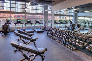 Fitness facility - 50th Floor Mag Mile VIEWS, Balcony, Pool, Gym (Chicago)