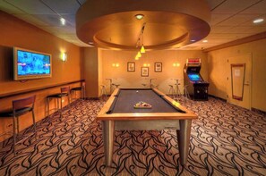Games room - 50th Floor Mag Mile VIEWS, Balcony, Pool, Gym (Chicago)