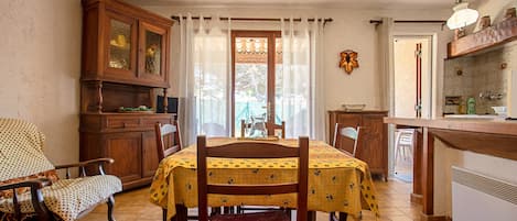 تناول الطعام