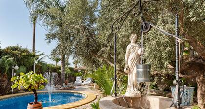 Holiday Home "Casa Chalet Venta Ruizo" with Private Pool and Wi-Fi