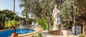 Holiday Home "Casa Chalet Venta Ruizo" with Private Pool & Wi-Fi