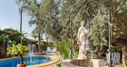 Holiday Home "Casa Chalet Venta Ruizo" with Private Pool and Wi-Fi