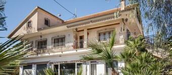 Holiday Home "Casa Chalet Venta Ruizo" with Private Pool and Wi-Fi