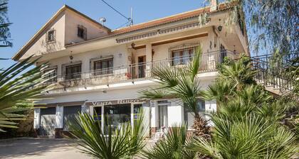 Holiday Home "Casa Chalet Venta Ruizo" with Private Pool and Wi-Fi