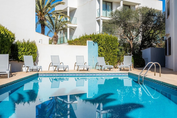 Pool - Apartment 'Aquamarina 8' with Shared Pool, Wi-Fi and Air Conditioning (Cala Ferrera)
