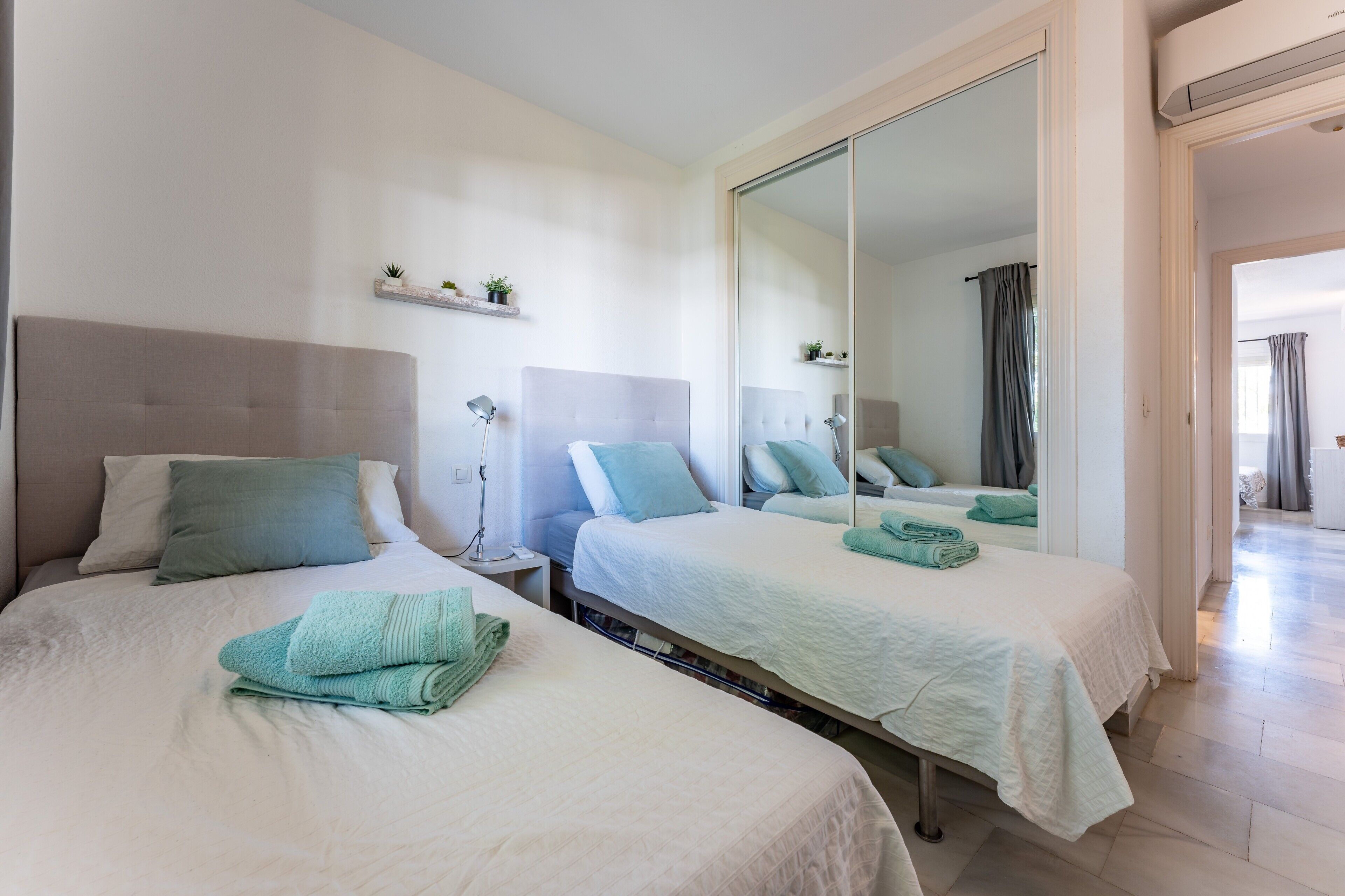 2 chambres, fer et planche à repasser, Wi-Fi gratuit, draps fournis