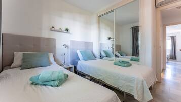 2 chambres, fer et planche Ă repasser, Wi-Fi gratuit, draps fournis