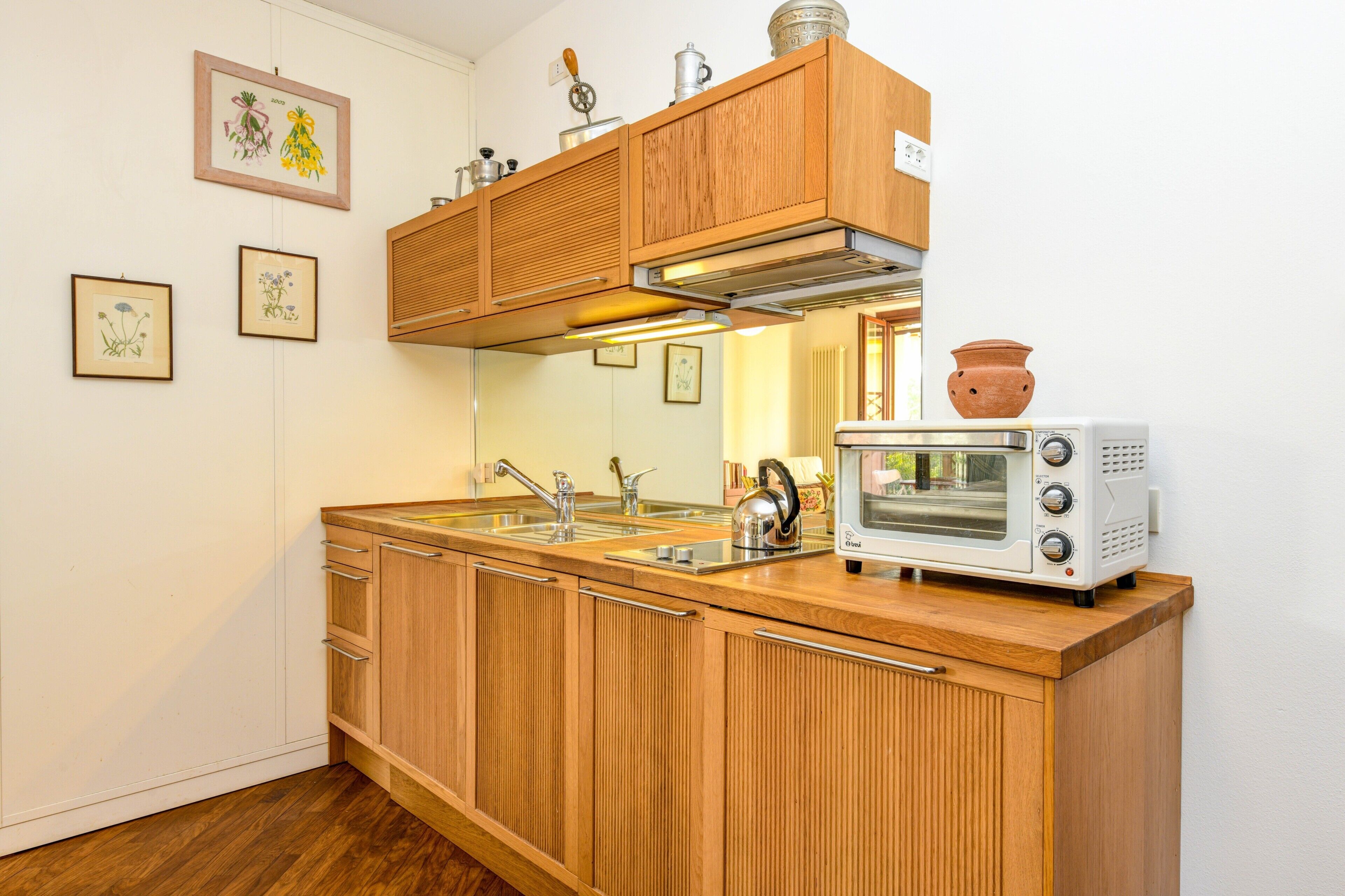 雪櫃、微波爐、焗爐、爐具