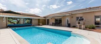 Holiday Home 'Maison Du Lion' with Private Pool, Private Terrace and Wi-Fi