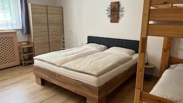 1 quarto, Wi-Fi de cortesia, roupa de cama