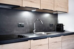 Kühlschrank, Herdplatte, Geschirrspüler