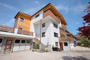 Exterior - Holiday Apartment "Haus Mader 2" with Mountain View, Private Terrace & Wi-Fi (Riscone Brunico)