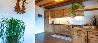 Apartment 'Biohof Maurer Apt Vogelstimmen' with Mountain View, Shared Garden and Wi-Fi