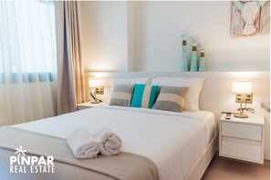 3 bedrooms, in-room safe, desk, iron/ironing board