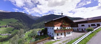 Apartamento 'Oberhöhe Apt Talblick' con vistas a la montaña, terraza privada y Wi-Fi