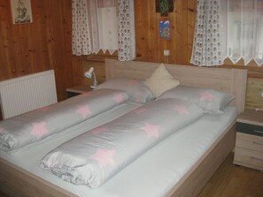 3 bedrooms, free WiFi, bed sheets - Apartment 'Oberhöhe Apt Talblick' with Mountain View, Private Terrace and Wi-Fi (Gemeinde Ahrntal)