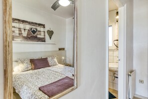 2 dormitorios, tabla de planchar con plancha, wifi gratis y ropa de cama