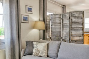 Fernseher, Tischtennisplatte