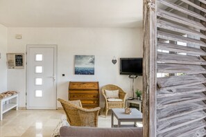 Fernseher, Tischtennisplatte