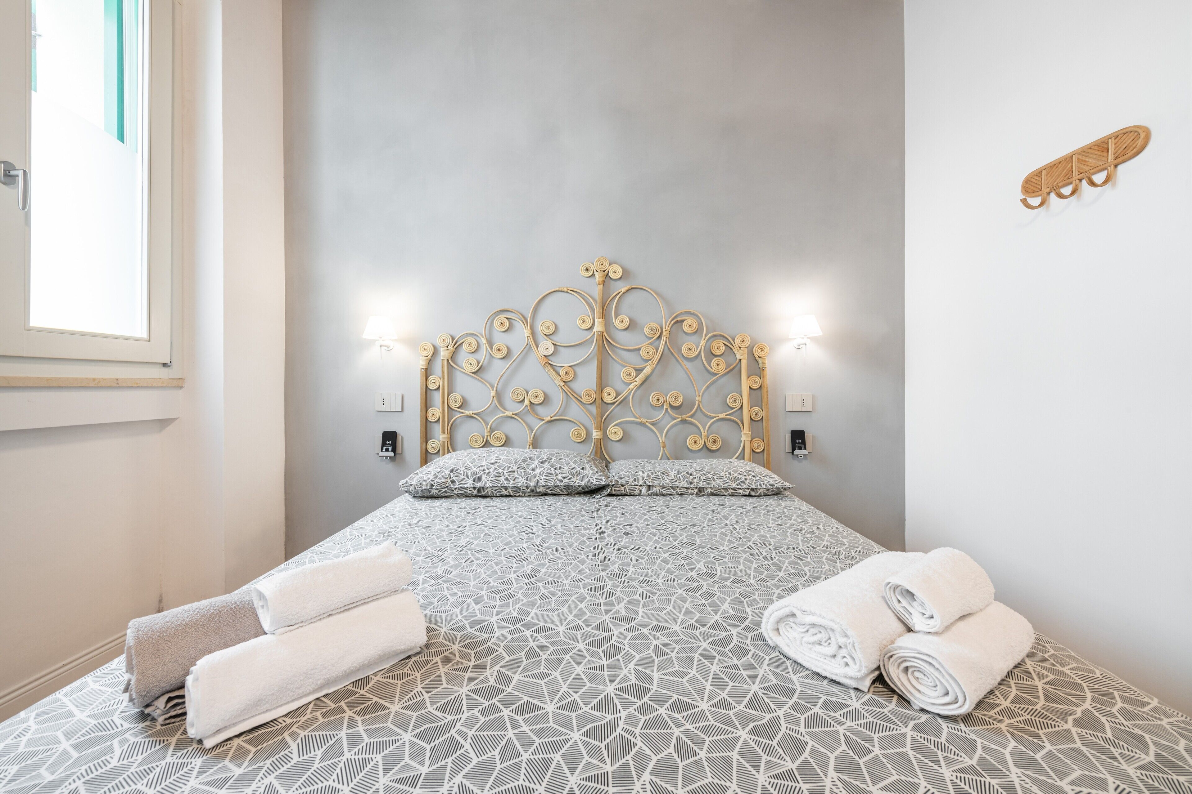 2 bedrooms, WiFi (free), bed sheets