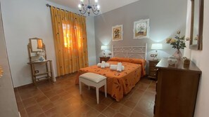 6 bedrooms, free WiFi, bed sheets