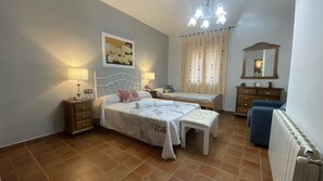 6 bedrooms, free WiFi, bed sheets