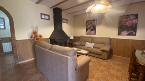 TV, fireplace, DVD player