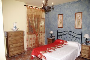 3 bedrooms, free WiFi, bed sheets