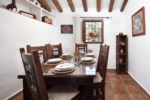 Dining - Country House 'Cortijo Salva' with Mountain Views, Private Garden & Wi-Fi (periana)